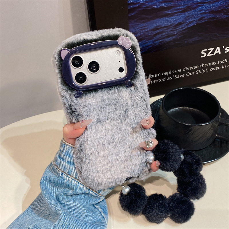 Lüks Düz Renkli Kürklü Peluş T - Apple Iphone 16 incelemesi ve fiyatı